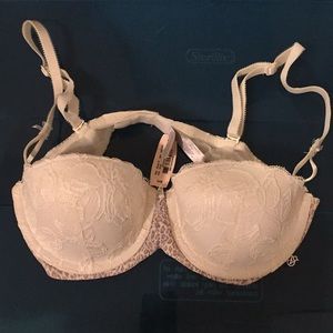 Victoria’s Secret bra brand new